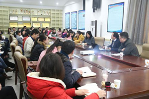 华东师范大学文军教授来麻豆做爱
讲学2.jpg