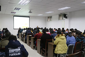 中国社会科学院郑秉文教授来麻豆做爱
讲学2.jpg